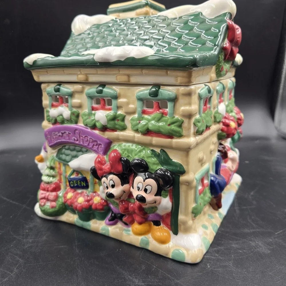 Vtg Disney Welcomes 2000 Mickey &‎ Friends Cookie Jar or Votive Light House Y2k